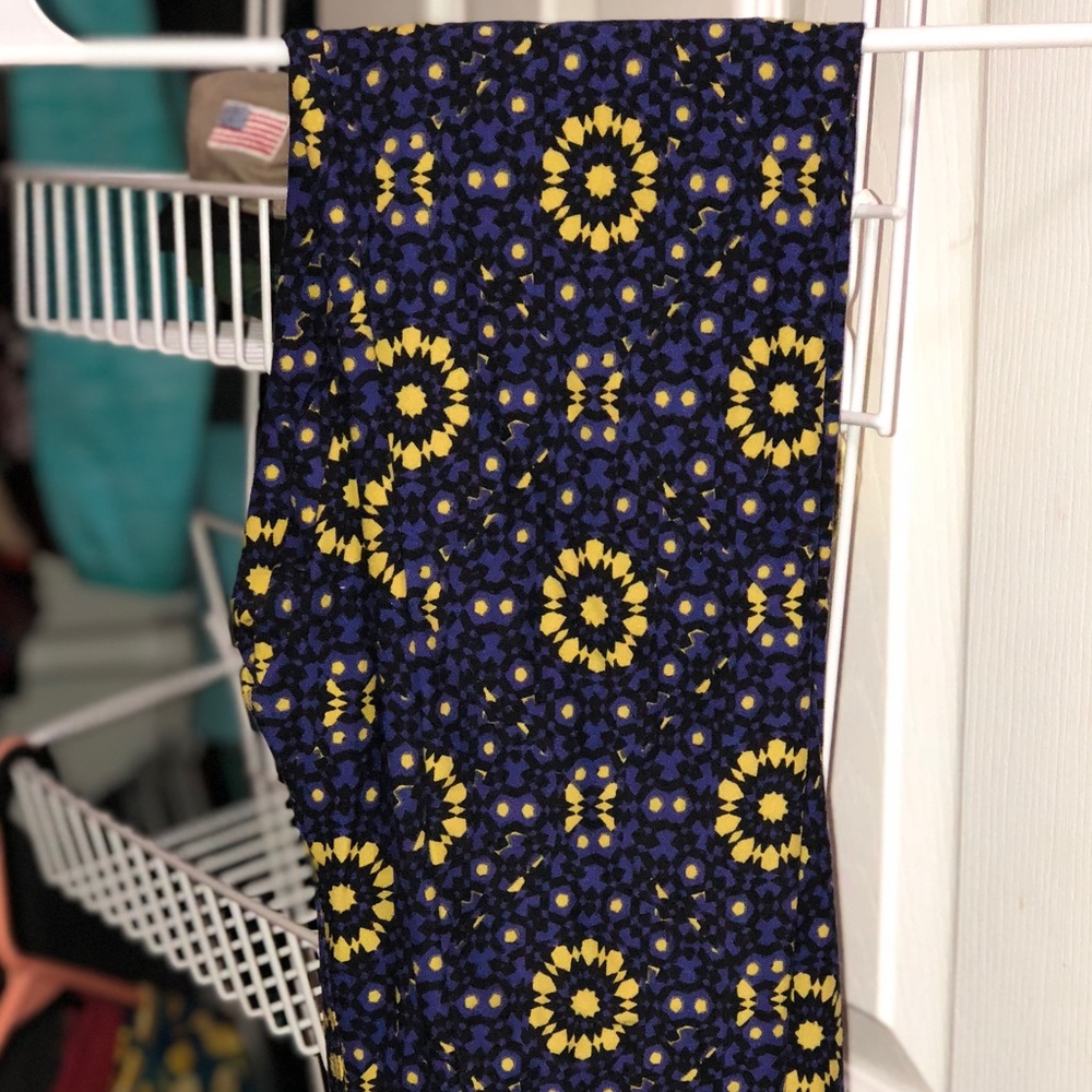 OS Purple and Yellow flower leggings